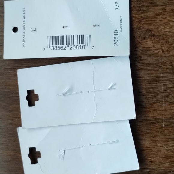 9 Red Buttons - Picture 2 of 2